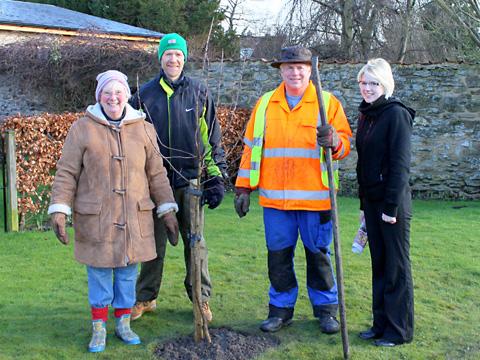 Two hawthorn bushes were planted
at Willow Court in Pickering as a
belated contribution to the Queen’s
Jubilee celebrations. From left, Susan Strange, PDCS chairman Mike Potter, PIB chairman
Peter Emmerson and Fay Sutherland, warden at Willow Court.