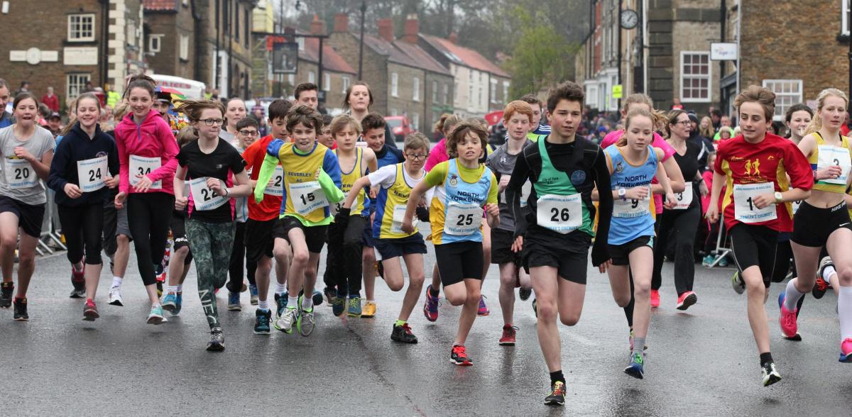 Runners set off in the Kirkbymoorside 4k race