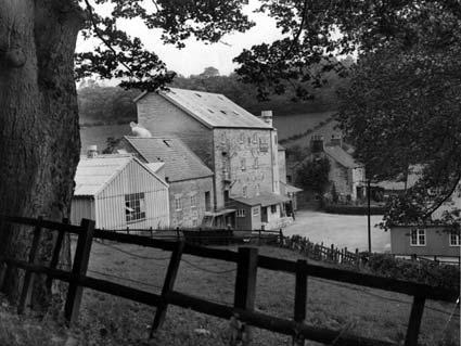 The exterior of T Burgess & Sons mill at Thornton-le-Dale in 1948.