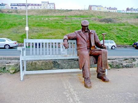 Ray Lonsdale sculpture of 'Freddie Gilroy' in Scarborough. Picture by
Nick Fletcher.