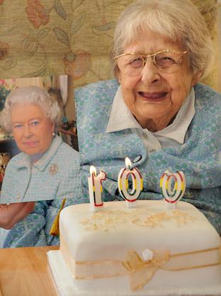 Greta Greenfield celebrates her 100th birthday at
the Omega Oak Barn, Beadla.,