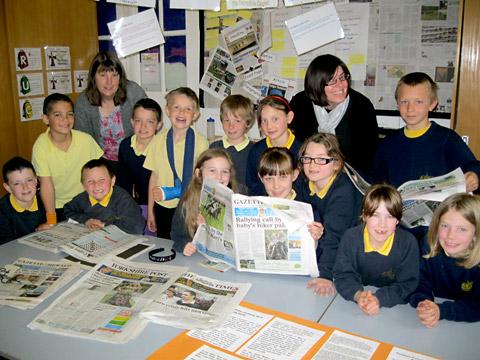 Budding young journalists at
Snainton School have been
brushing up on their reporting
skills.
Gazette & Herald reporter David
Jeffels paid a visit to the school
to see some of the news stories
that pupils have been writing
for the school’s own p