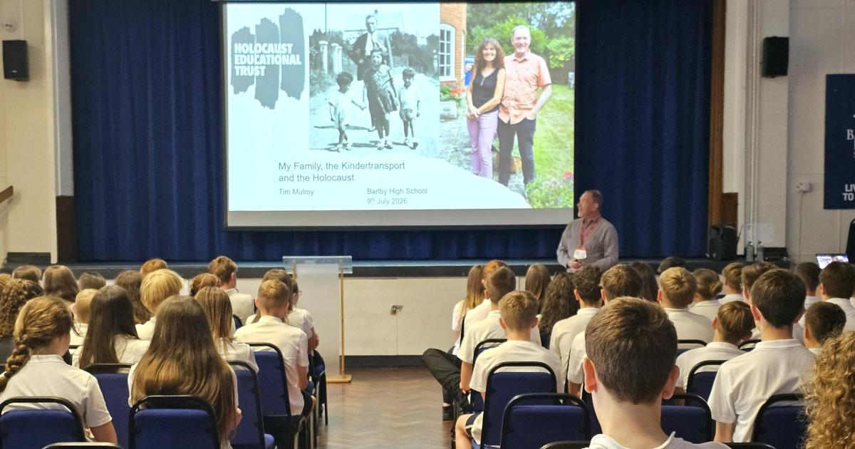 Second-generation Holocaust survivors tell family stories to students