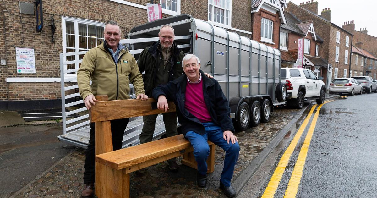 New Thirsk memorial bench gives owners a place to remember beloved pets
