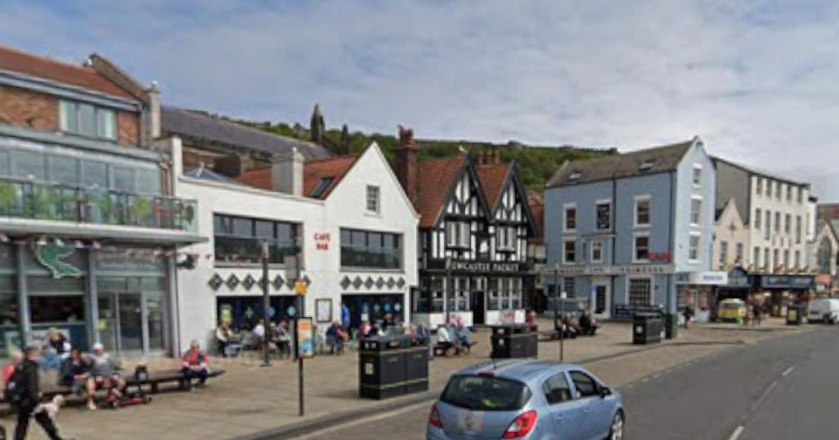 Seafront restaurant and café wants chairs and tables outside