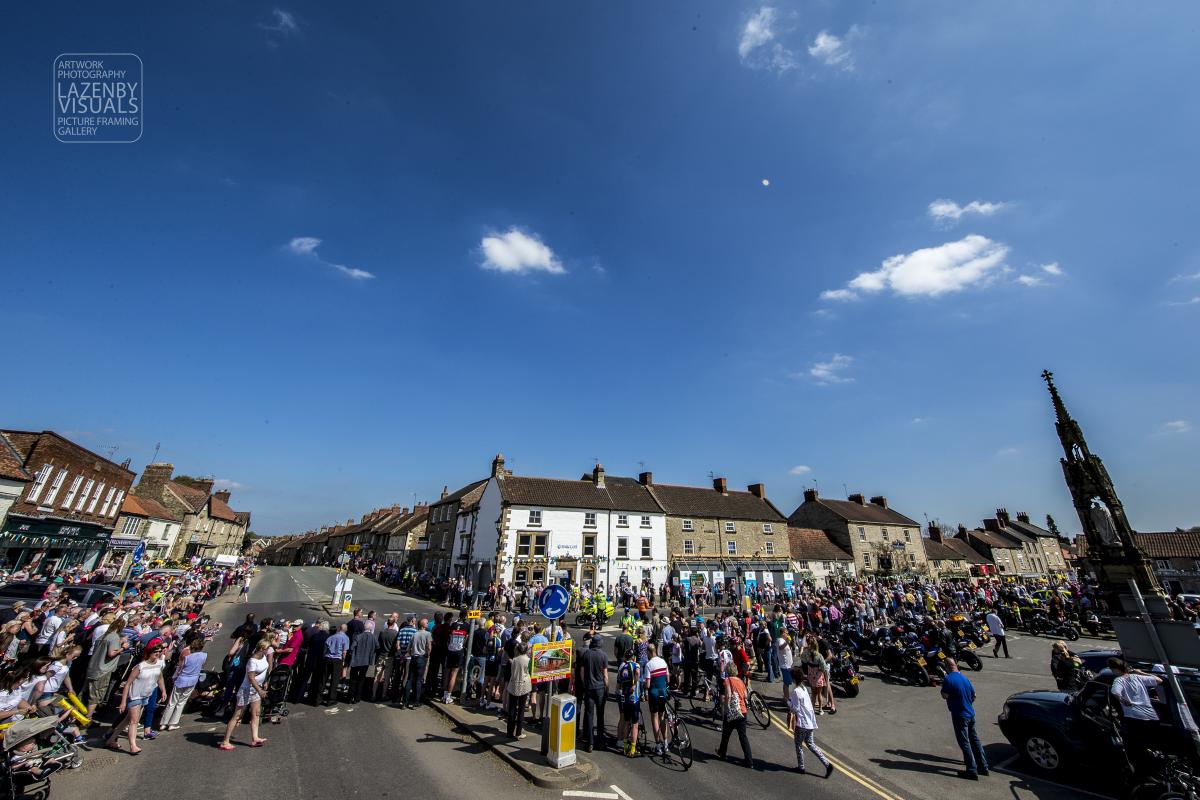 Crowds gather in Helmsley for the Tour de Yorkshire - Credit Chris Lazenby of Lazenby Visuals
